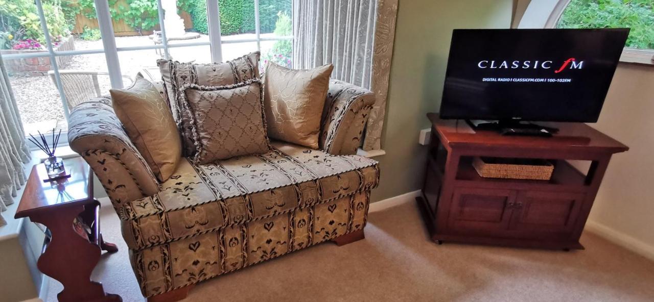 The Saddlery Holiday Cottage - Near Wolds And Coast North Thoresby Bagian luar foto
